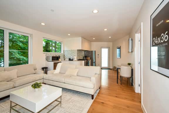 Lakeview Escape