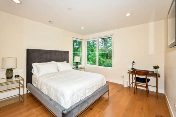 Lakeview Escape