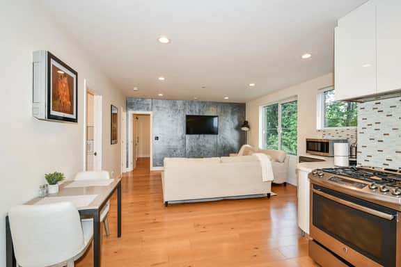 Lakeview Escape